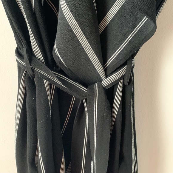 Super cute wrap dress - Picture 4 of 10